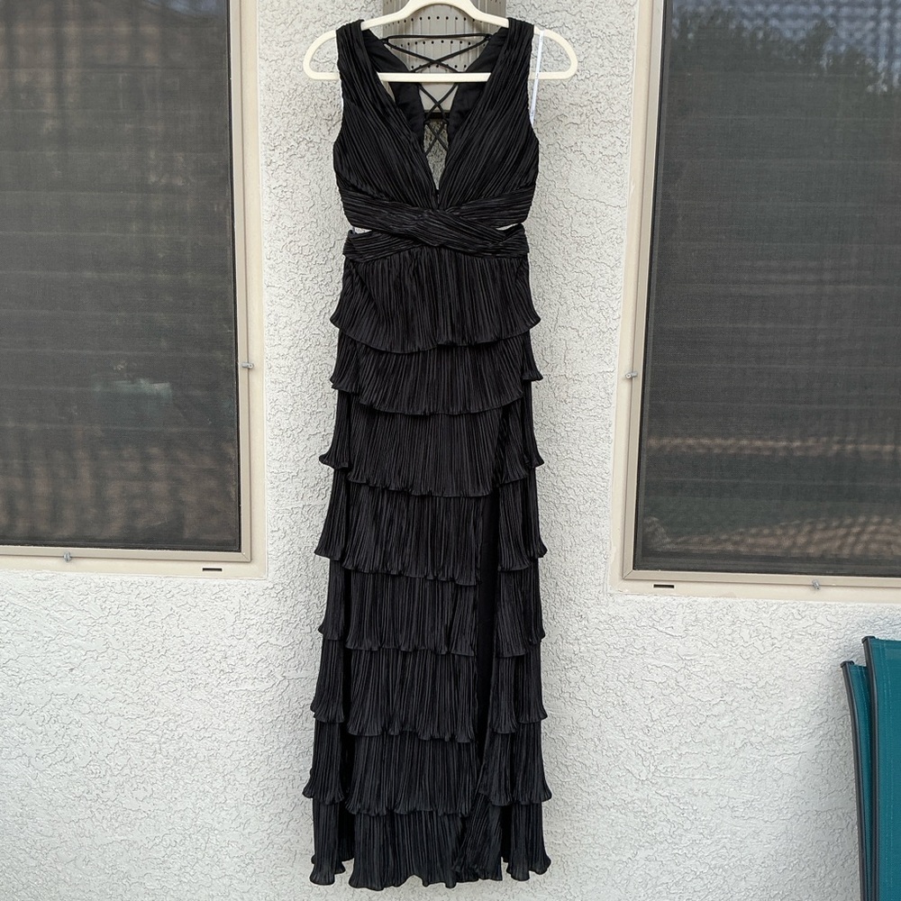 NWT Lulu’s Beauty Icon Black Satin Pleated Tiered Lace-Up Maxi Dress Medium Chic - Picture 3 of 11